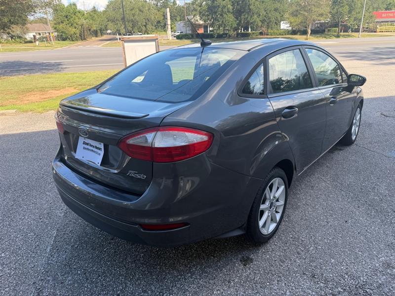Ford Fiesta SE Sedan 2016