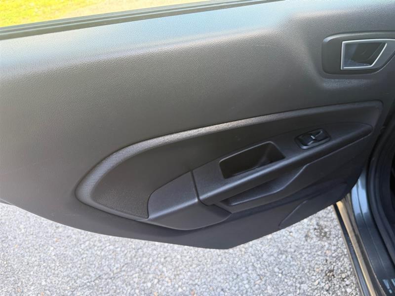 Ford Fiesta SE Sedan 2016