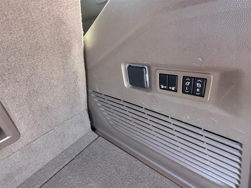 GMC Yukon Denali 2WD 2021