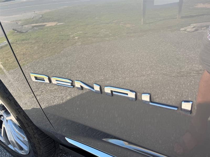 GMC Yukon Denali 2WD 2021