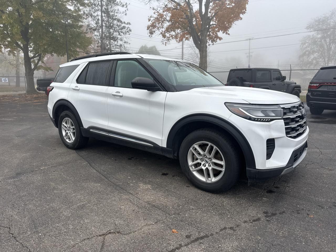 2025 Ford Explorer Active AWD