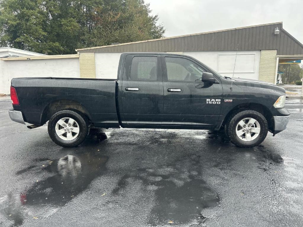 RAM 1500 SLT Quad Cab 4WD 2016