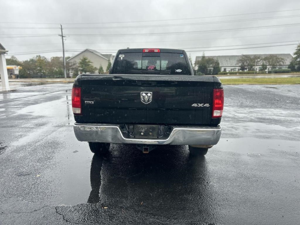 RAM 1500 SLT Quad Cab 4WD 2016