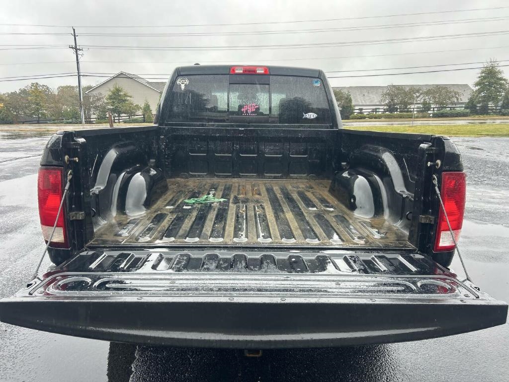 RAM 1500 SLT Quad Cab 4WD 2016