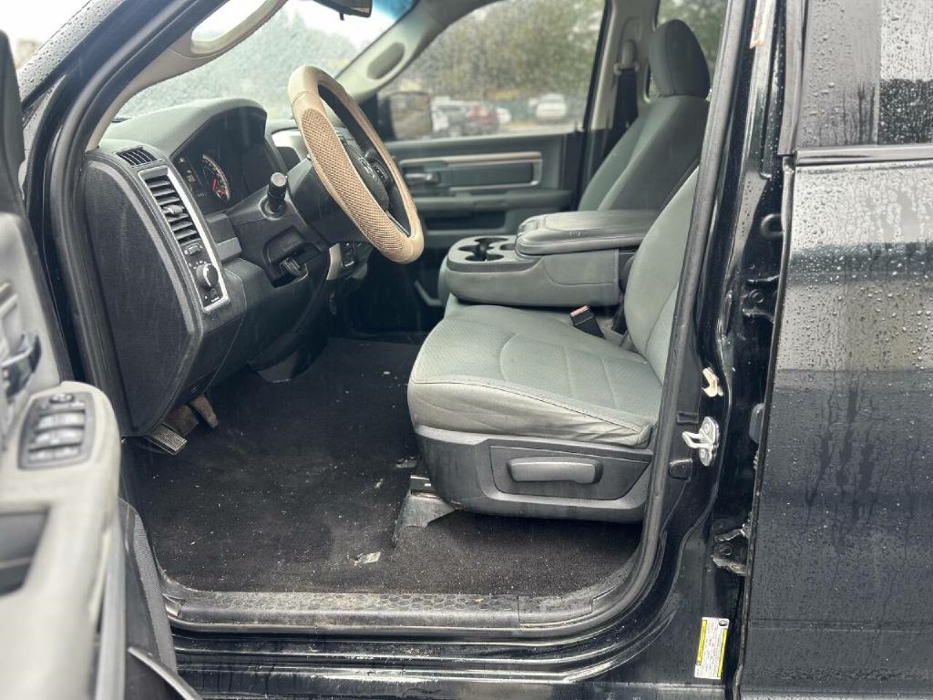 RAM 1500 SLT Quad Cab 4WD 2016