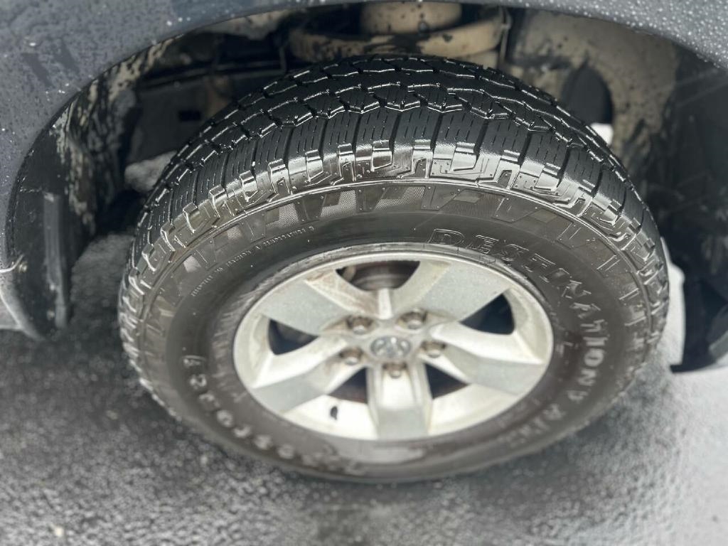 RAM 1500 SLT Quad Cab 4WD 2016