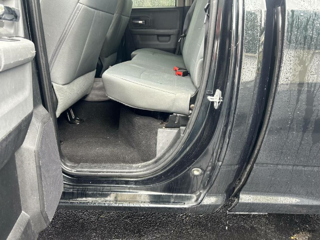 RAM 1500 SLT Quad Cab 4WD 2016