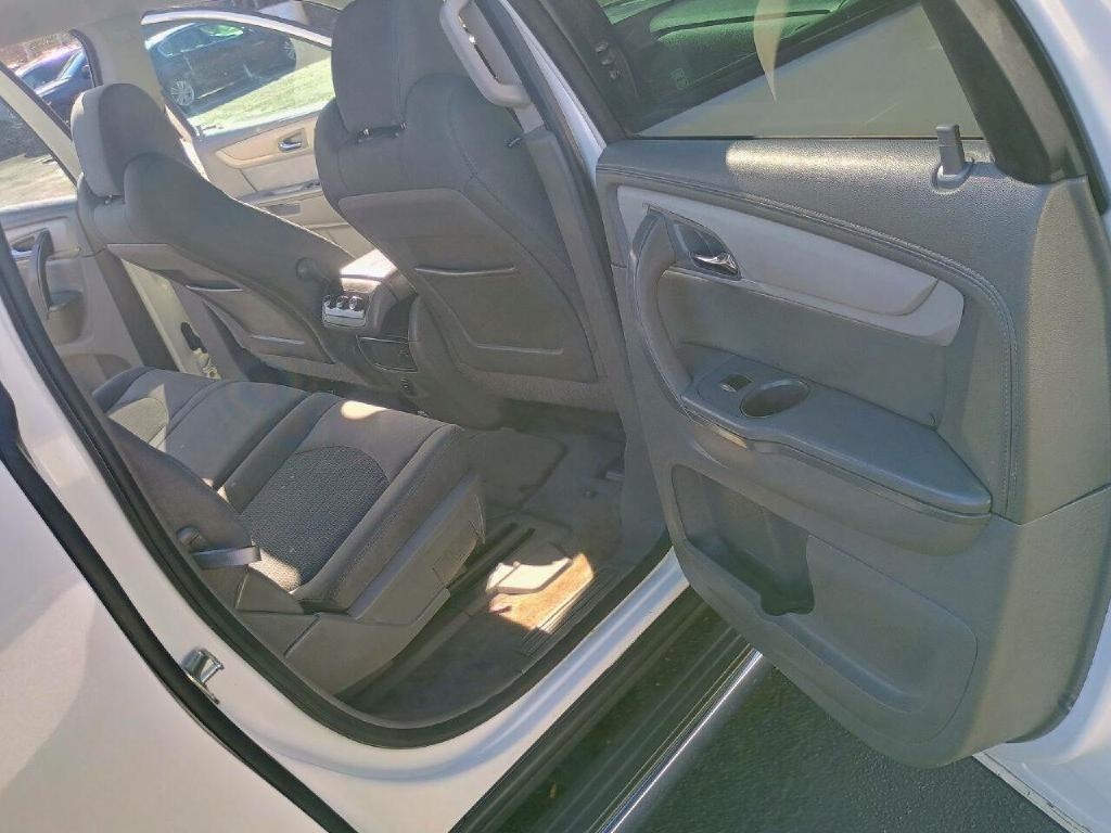 Chevrolet Traverse LS FWD w/PDC 2014