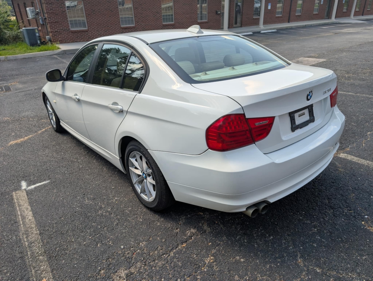 BMW 3-Series 328i 2010