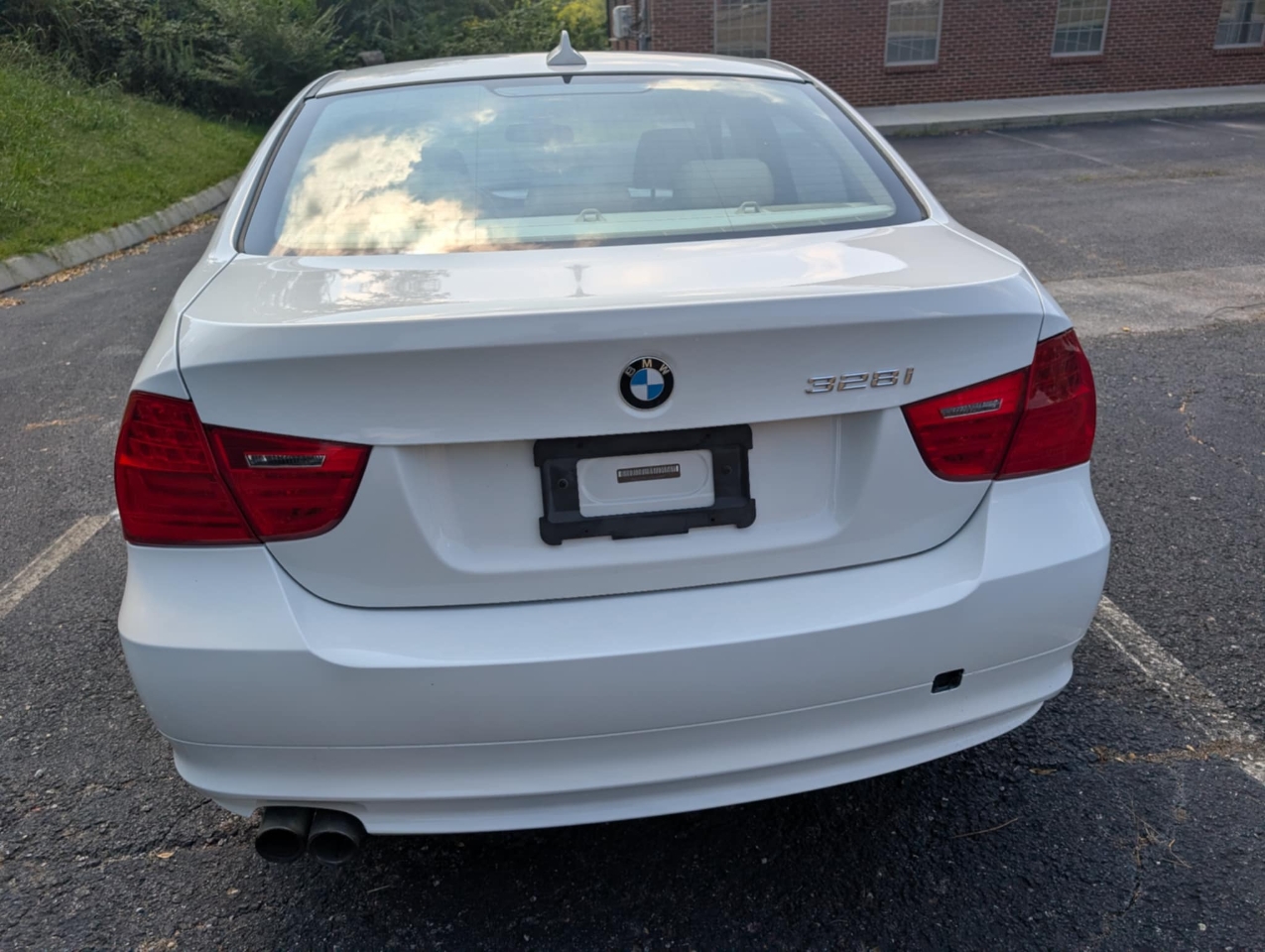 BMW 3-Series 328i 2010