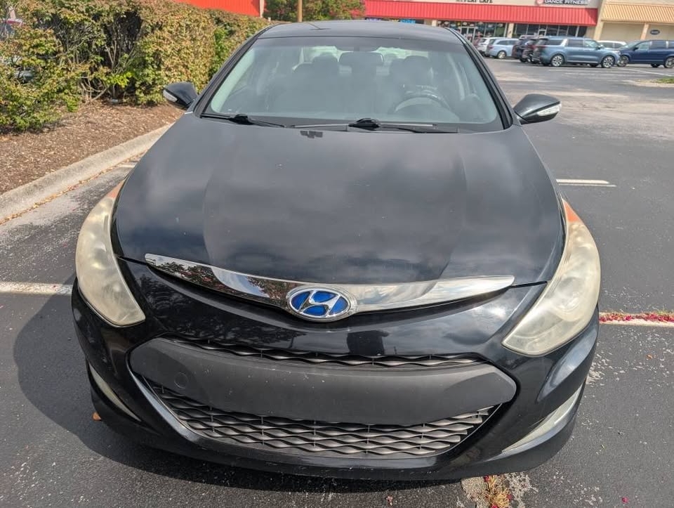 Hyundai Sonata Hybrid Sedan 2013