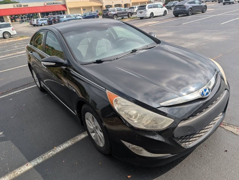 Hyundai Sonata Hybrid Sedan 2013