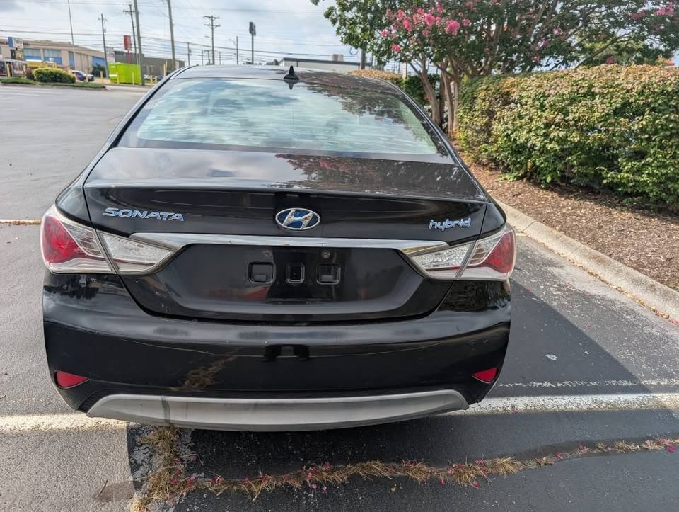 Hyundai Sonata Hybrid Sedan 2013