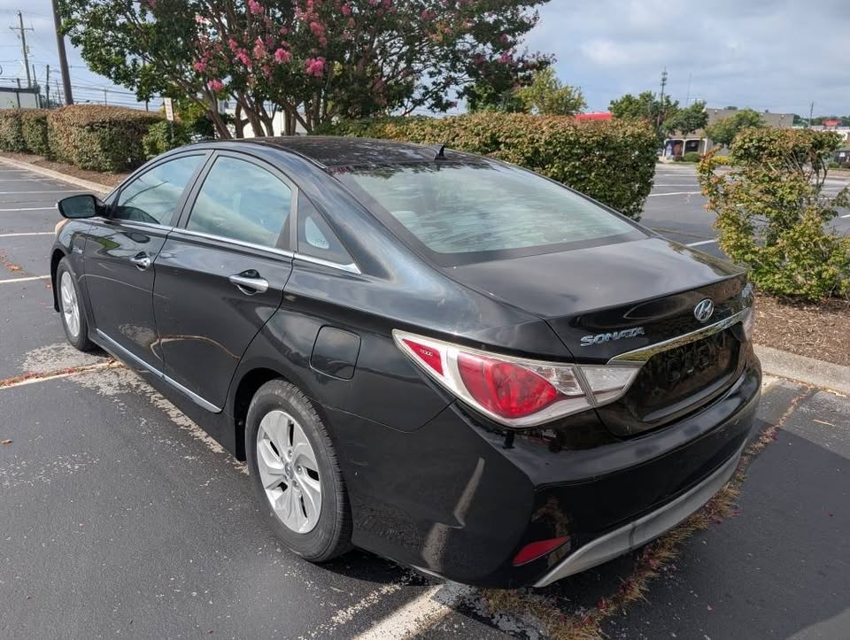 Hyundai Sonata Hybrid Sedan 2013