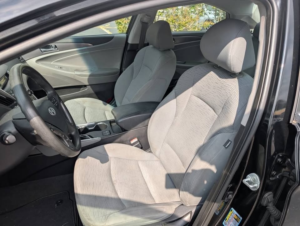 Hyundai Sonata Hybrid Sedan 2013