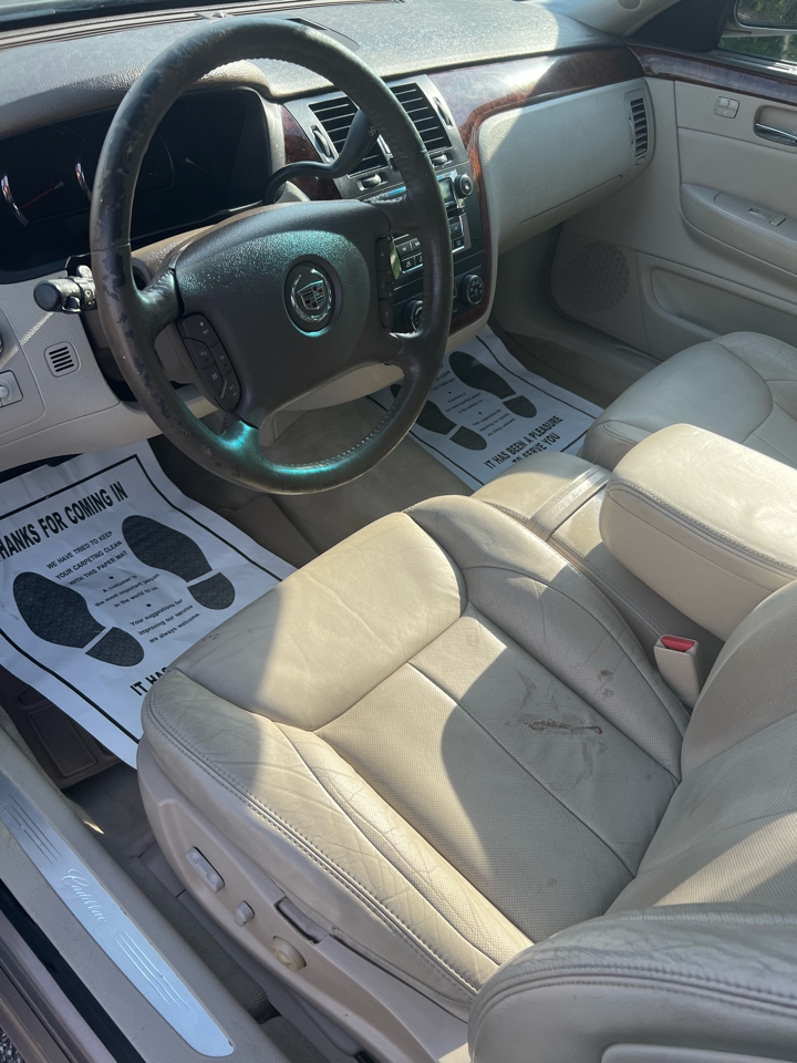 Cadillac DTS Sedan 2006