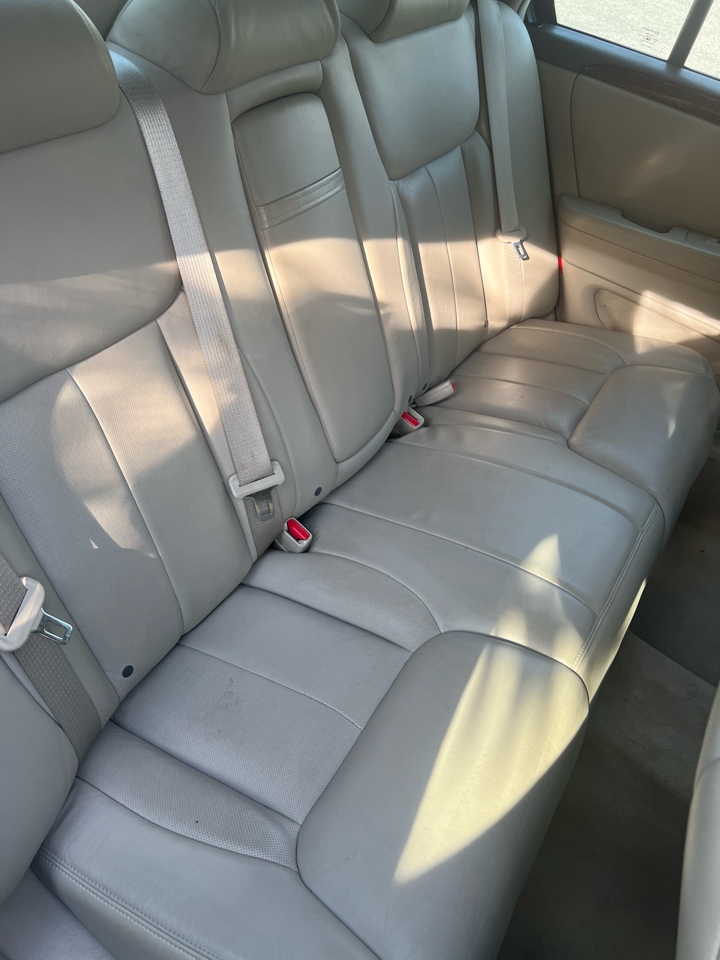 Cadillac DTS Sedan 2006