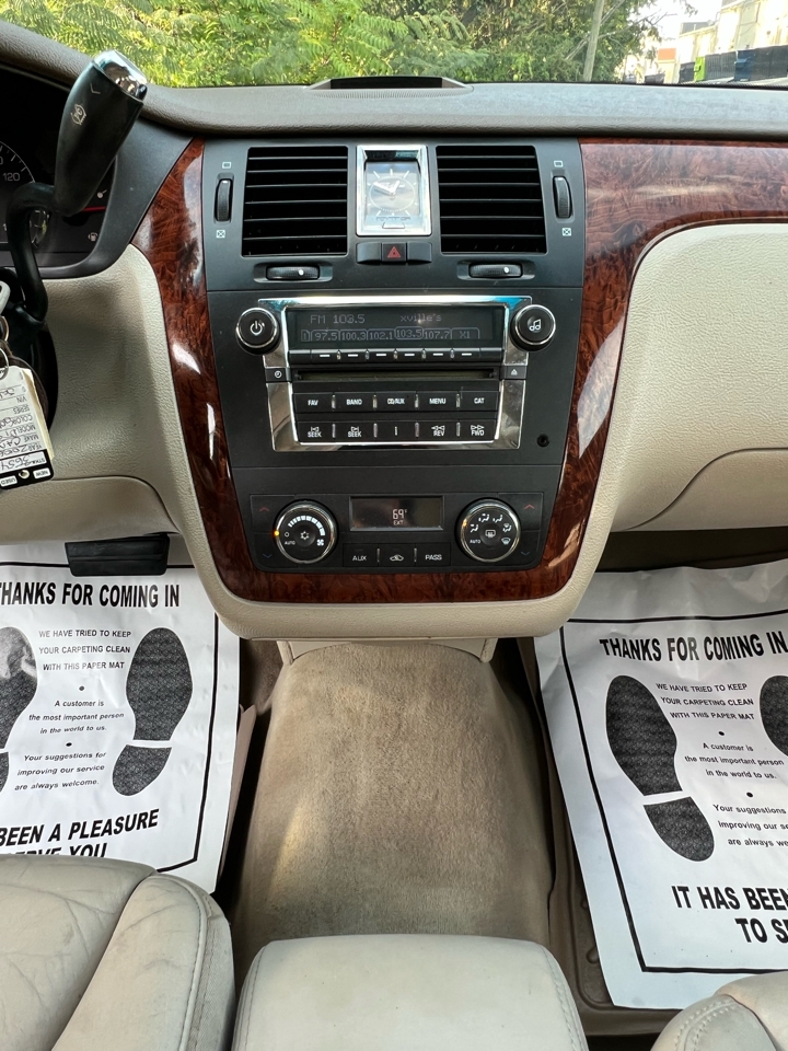 Cadillac DTS Sedan 2006