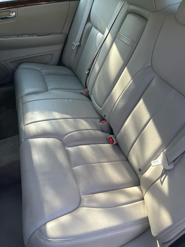 Cadillac DTS Sedan 2006