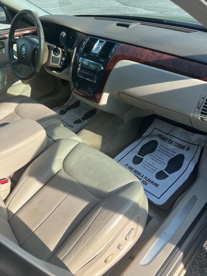 Cadillac DTS Sedan 2006
