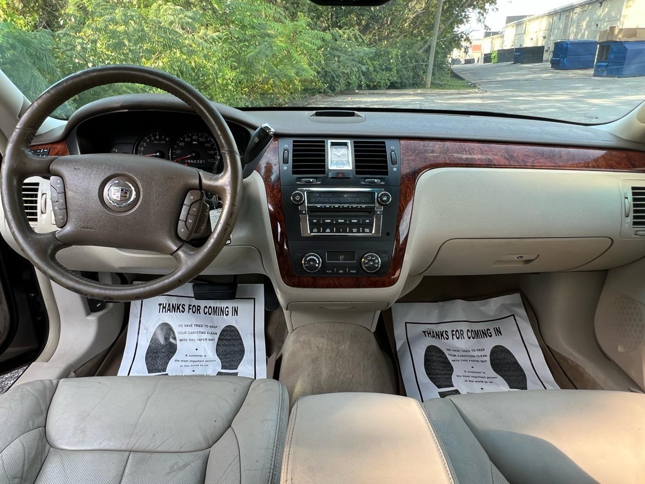 Cadillac DTS Sedan 2006