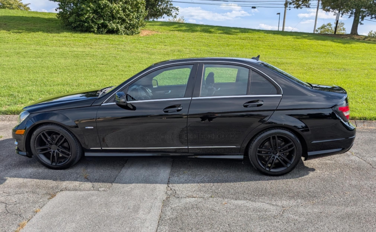 Mercedes-Benz C-Class C250 Luxury Sedan 2012