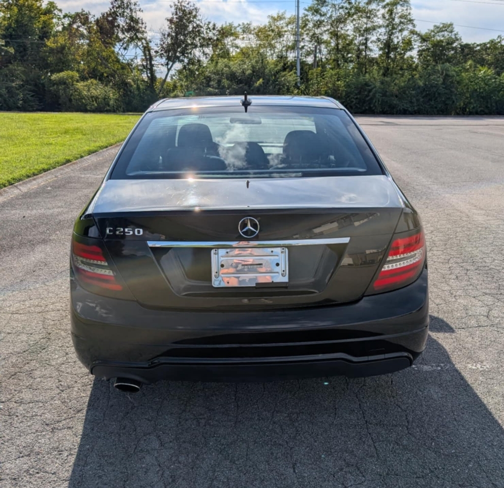 Mercedes-Benz C-Class C250 Luxury Sedan 2012