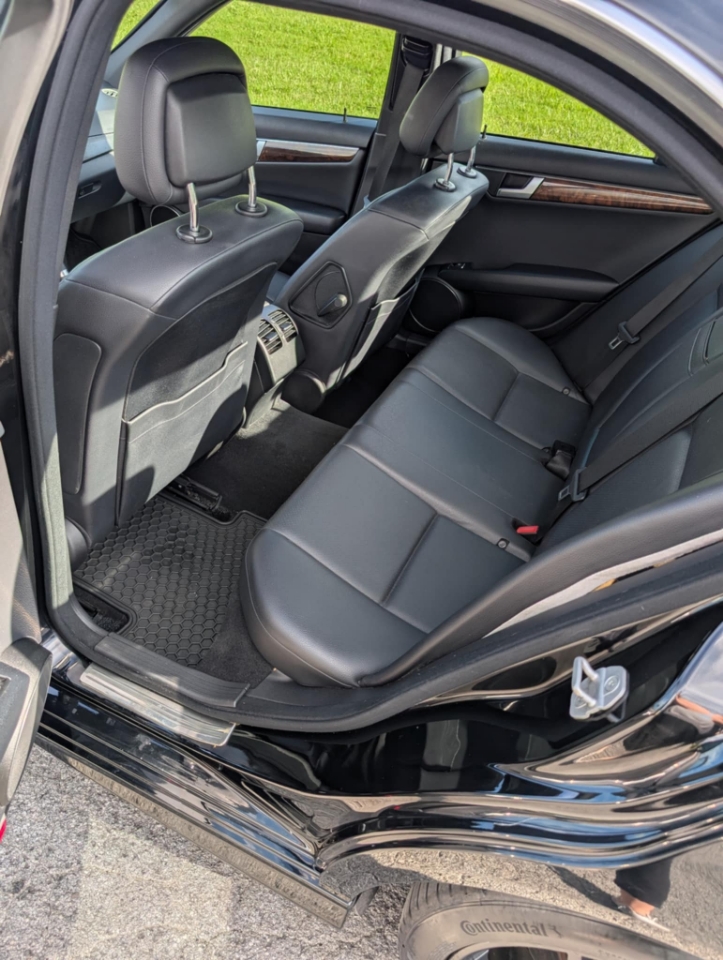 Mercedes-Benz C-Class C250 Luxury Sedan 2012