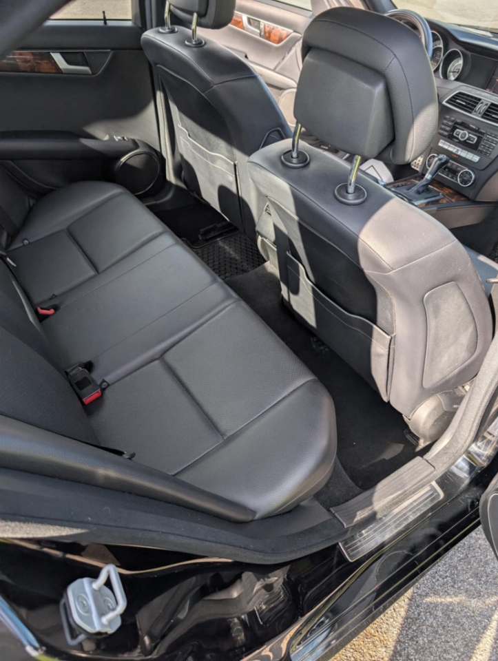 Mercedes-Benz C-Class C250 Luxury Sedan 2012