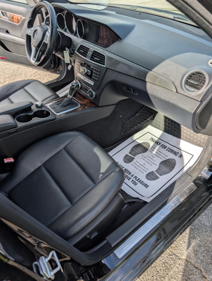 Mercedes-Benz C-Class C250 Luxury Sedan 2012