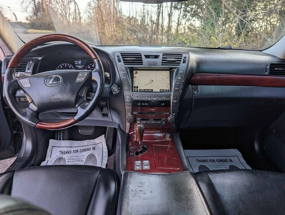 Lexus LS 460 L Luxury Sedan AWD 2009
