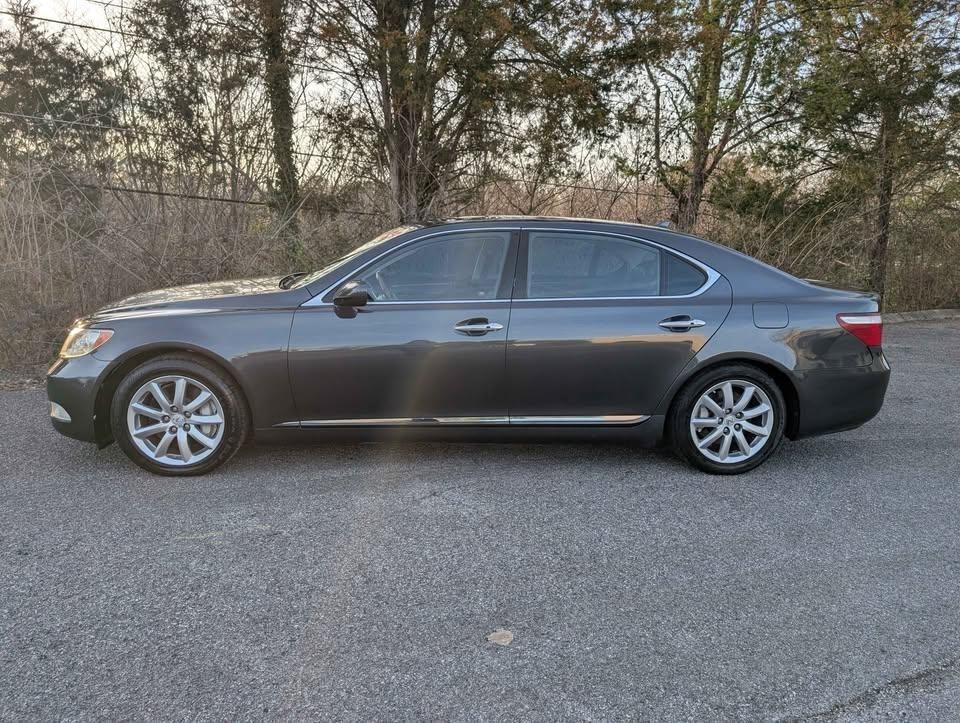 Lexus LS 460 L Luxury Sedan AWD 2009