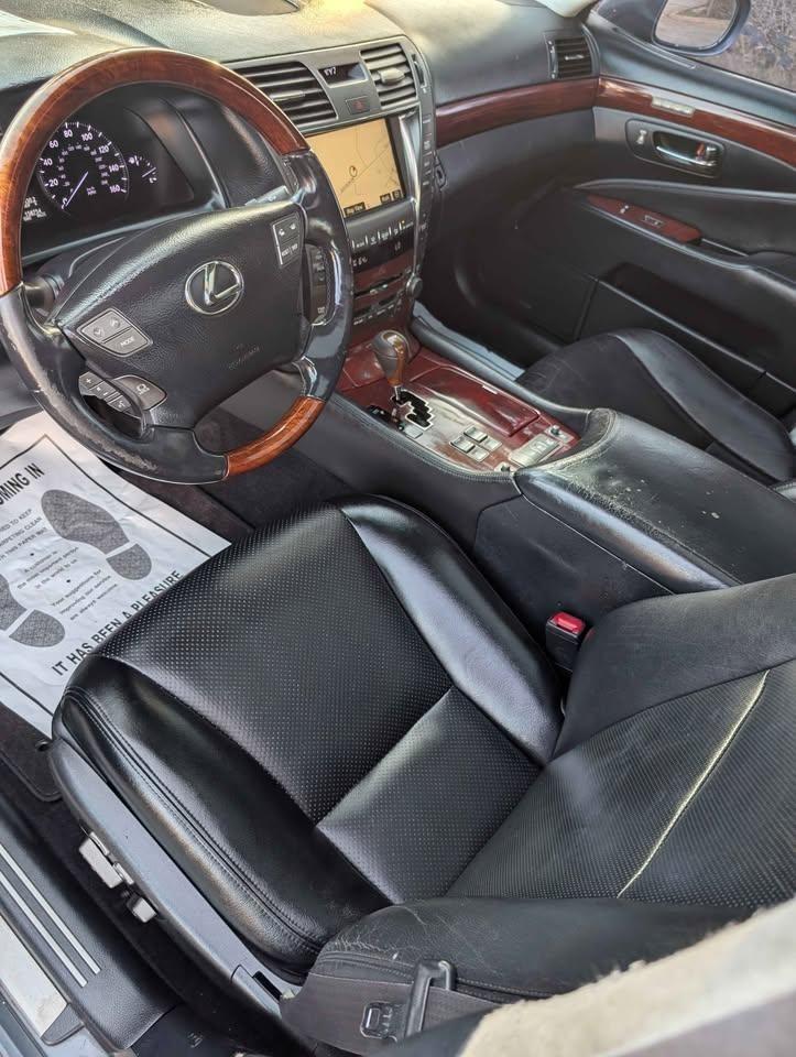 Lexus LS 460 L Luxury Sedan AWD 2009