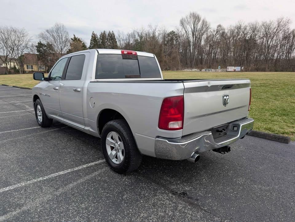 RAM 1500 SLT Crew Cab 2WD 2012