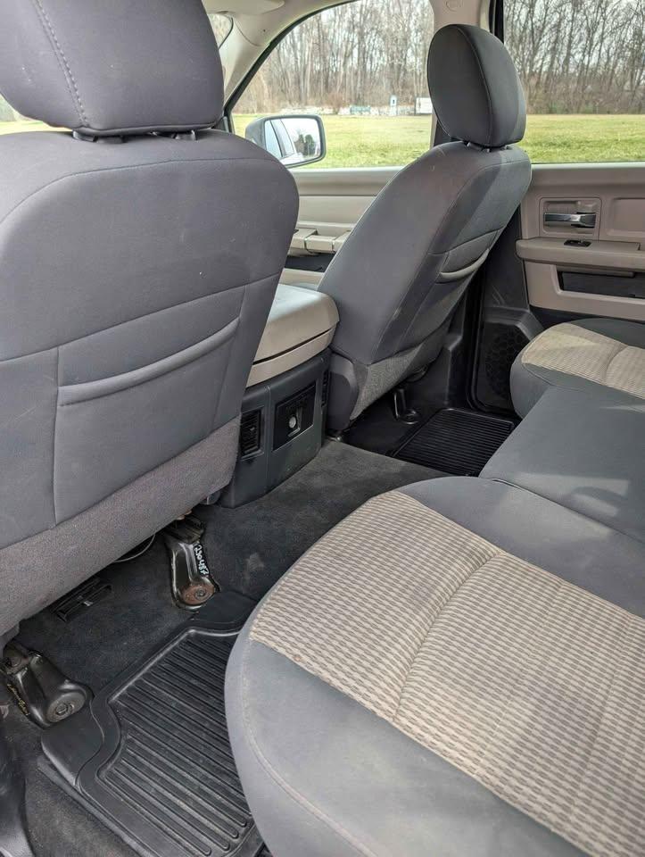 RAM 1500 SLT Crew Cab 2WD 2012