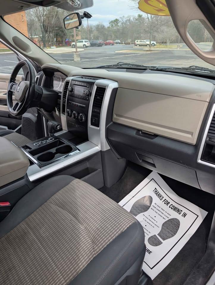 RAM 1500 SLT Crew Cab 2WD 2012