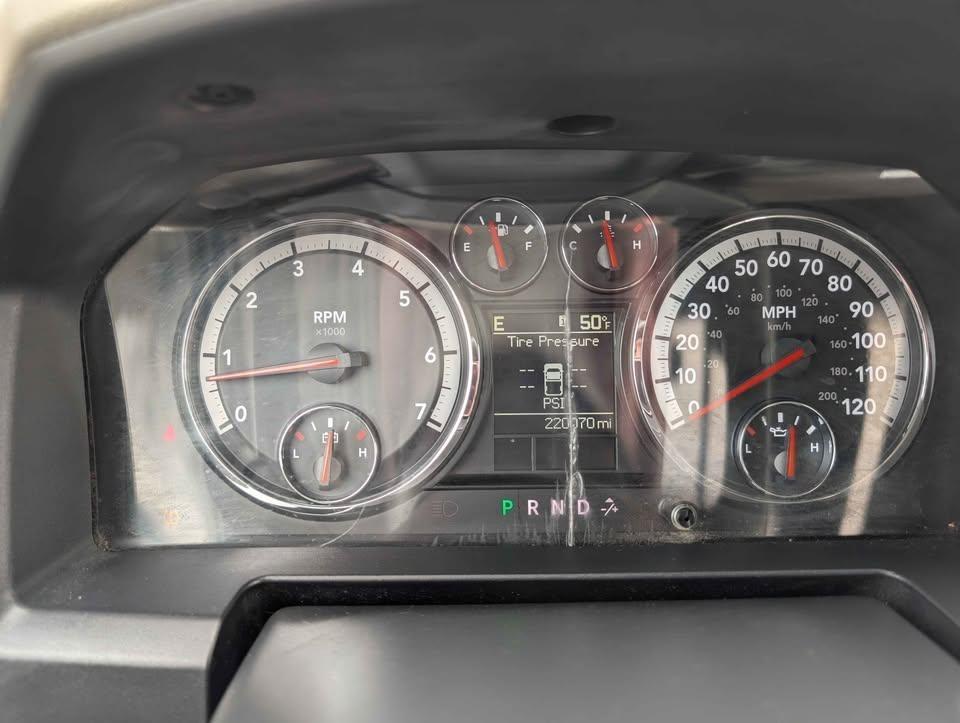 RAM 1500 SLT Crew Cab 2WD 2012