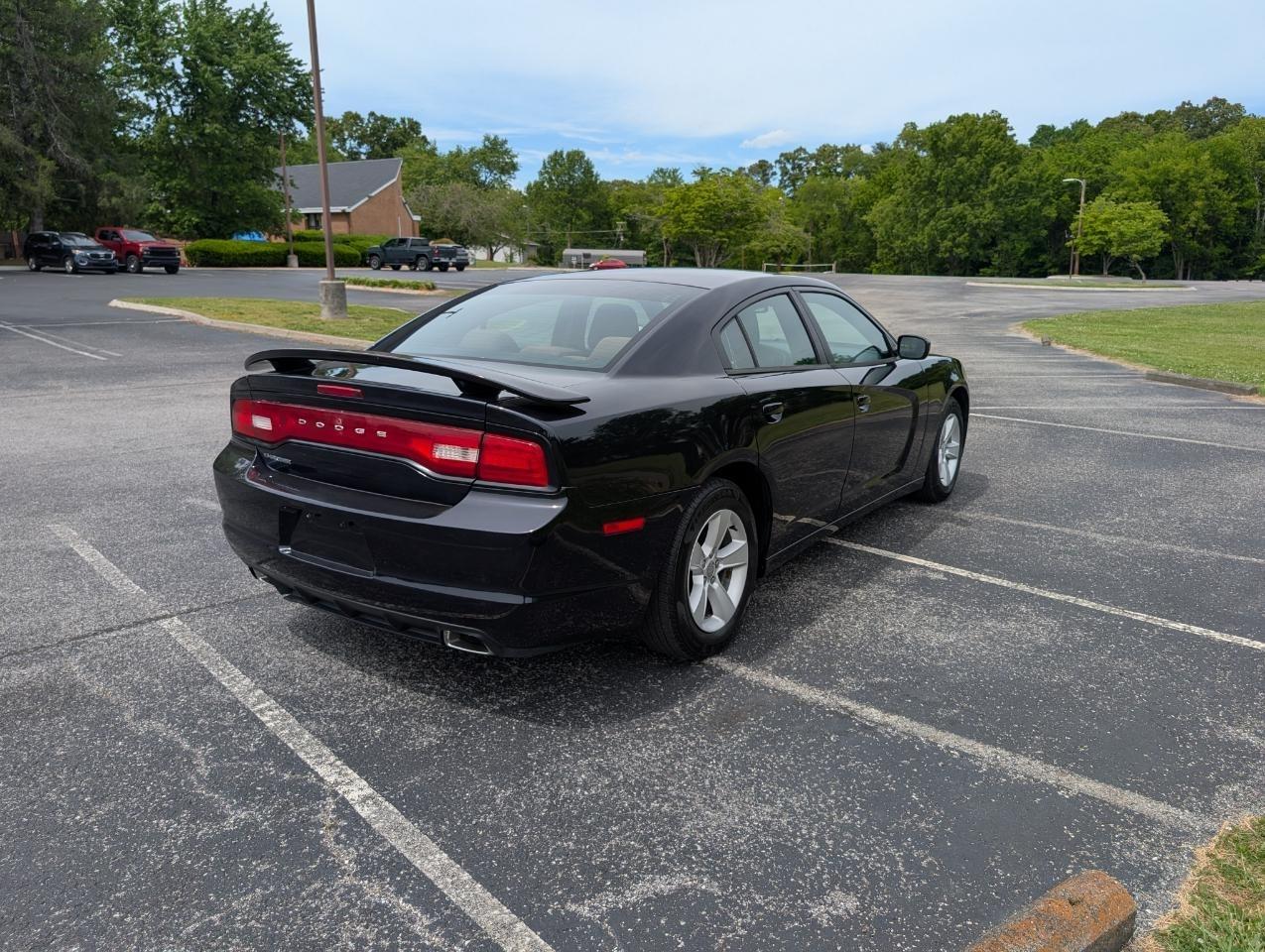 Dodge Charger SE 2012