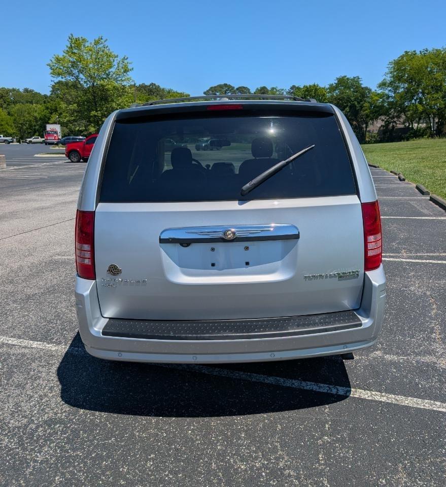 Chrysler Town & Country Touring 2010