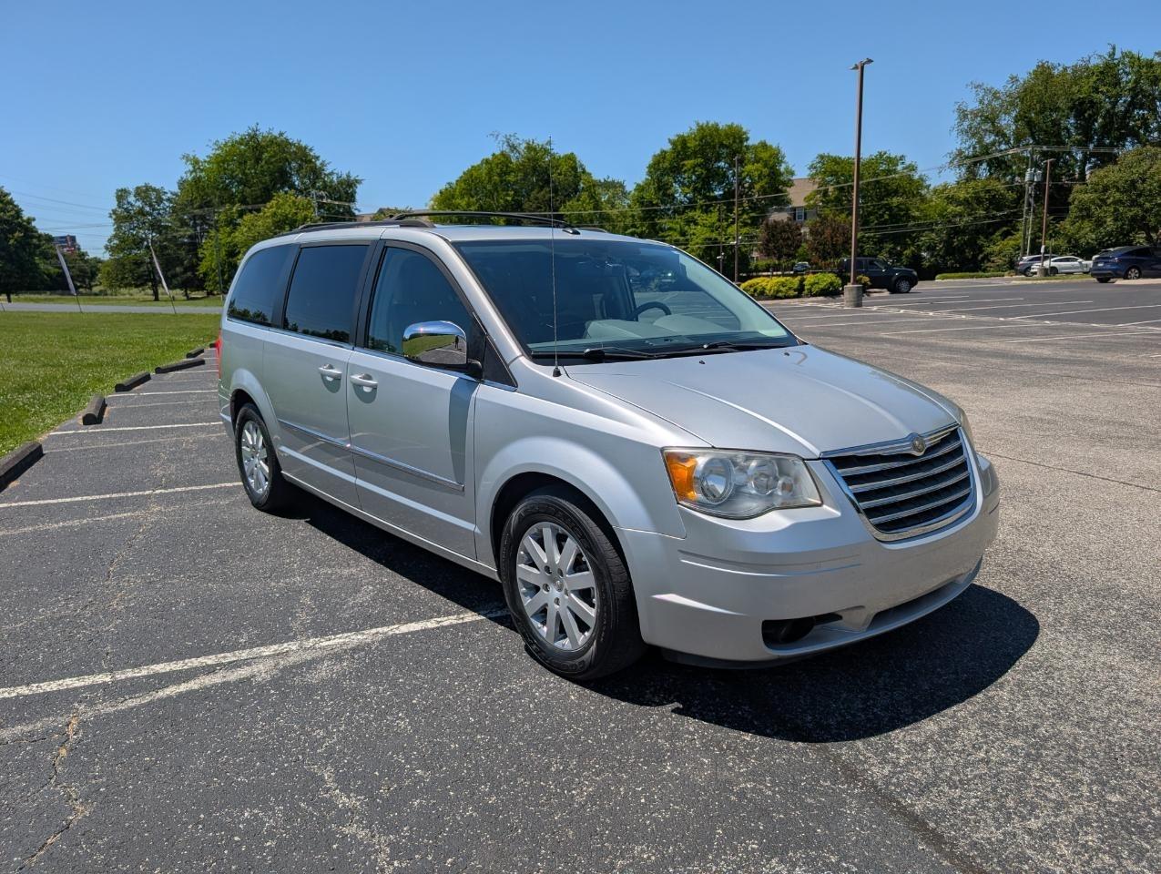 Chrysler Town & Country Touring 2010