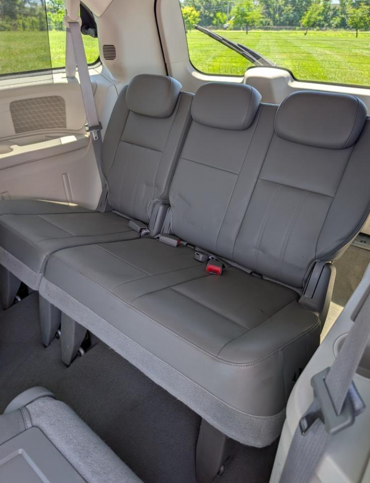 Chrysler Town & Country Touring 2010