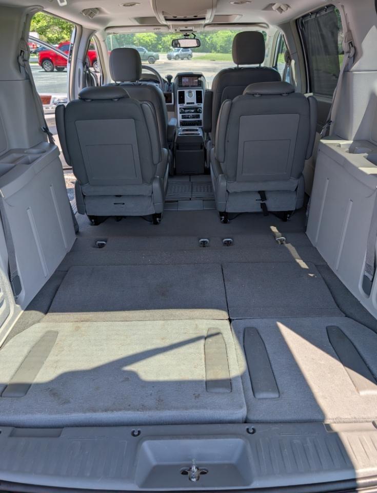 Chrysler Town & Country Touring 2010