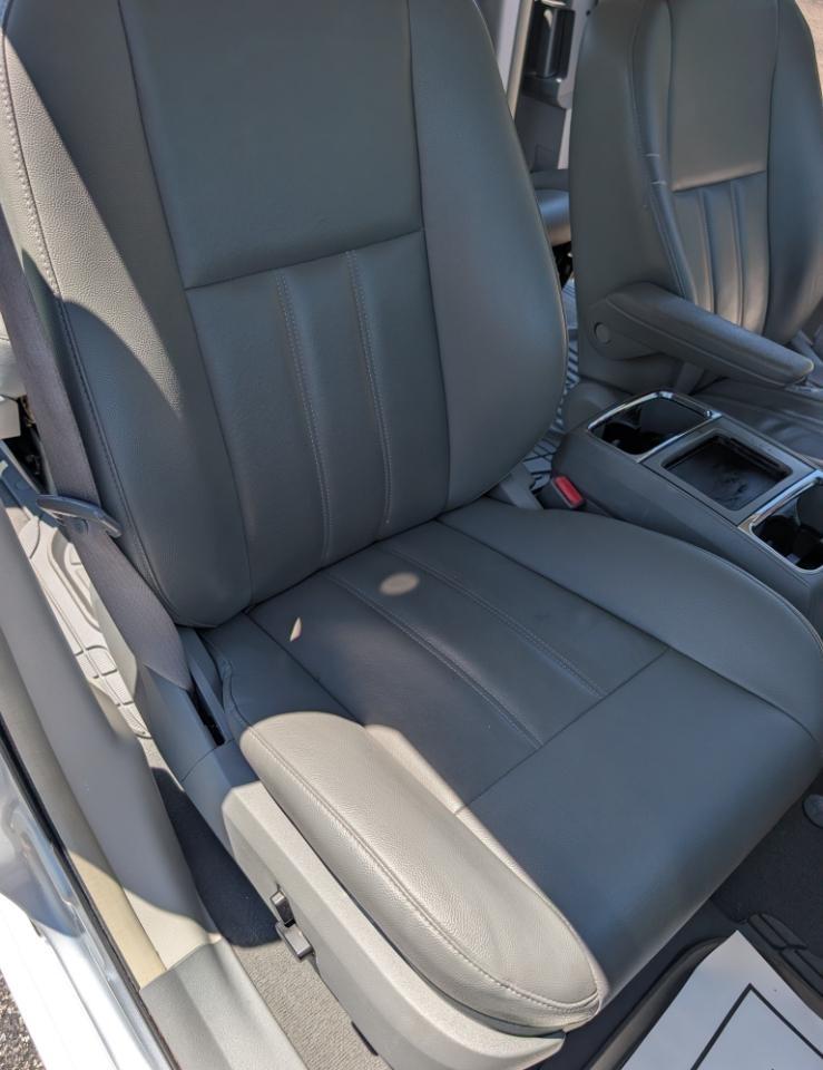 Chrysler Town & Country Touring 2010