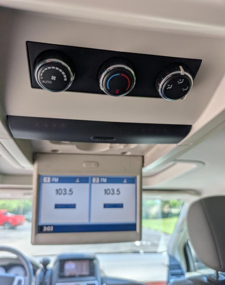 Chrysler Town & Country Touring 2010