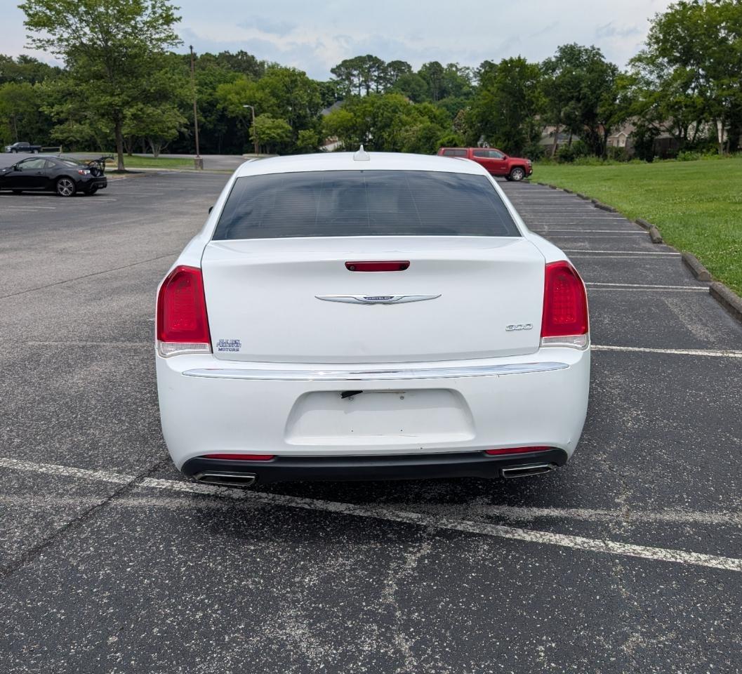 Chrysler 300 Limited RWD 2020