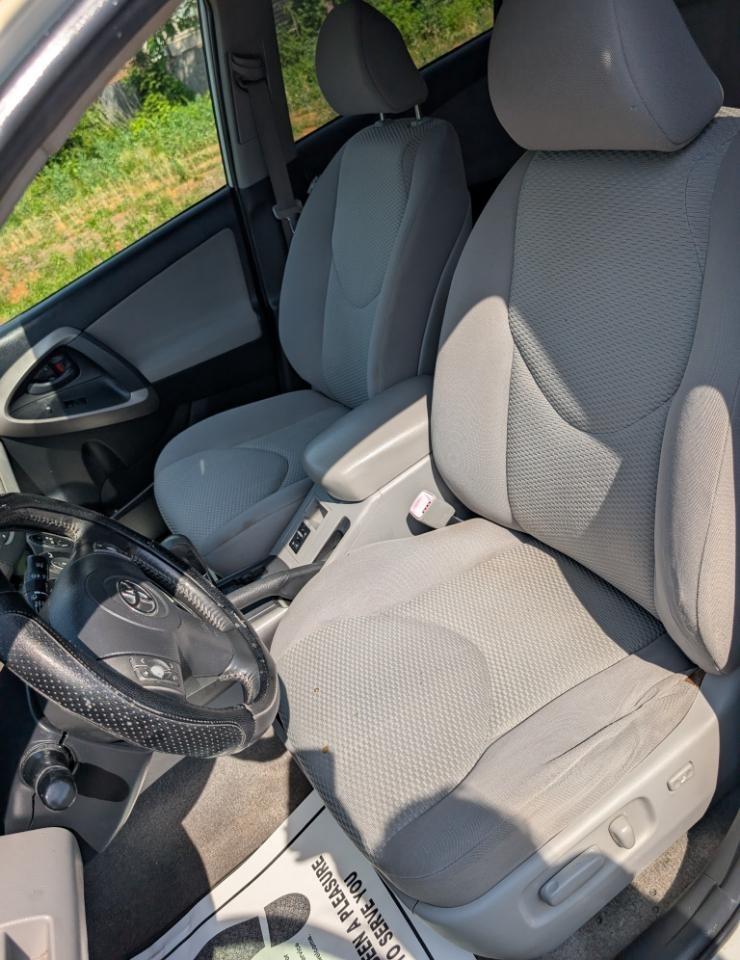 Toyota RAV4 Limited V6 2WD 2007