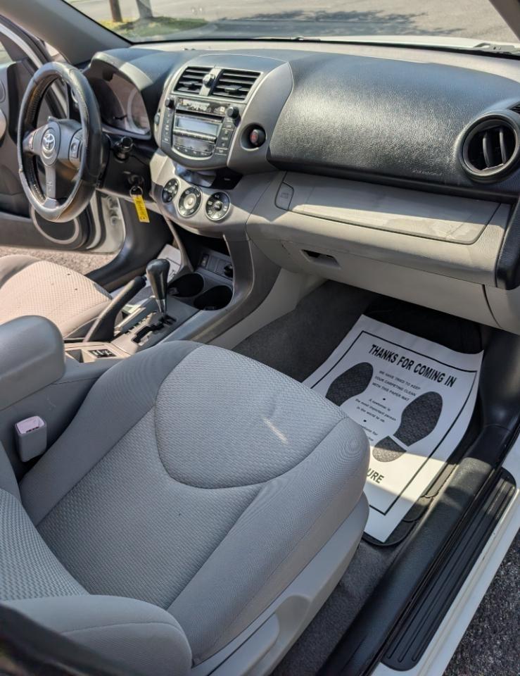 Toyota RAV4 Limited V6 2WD 2007