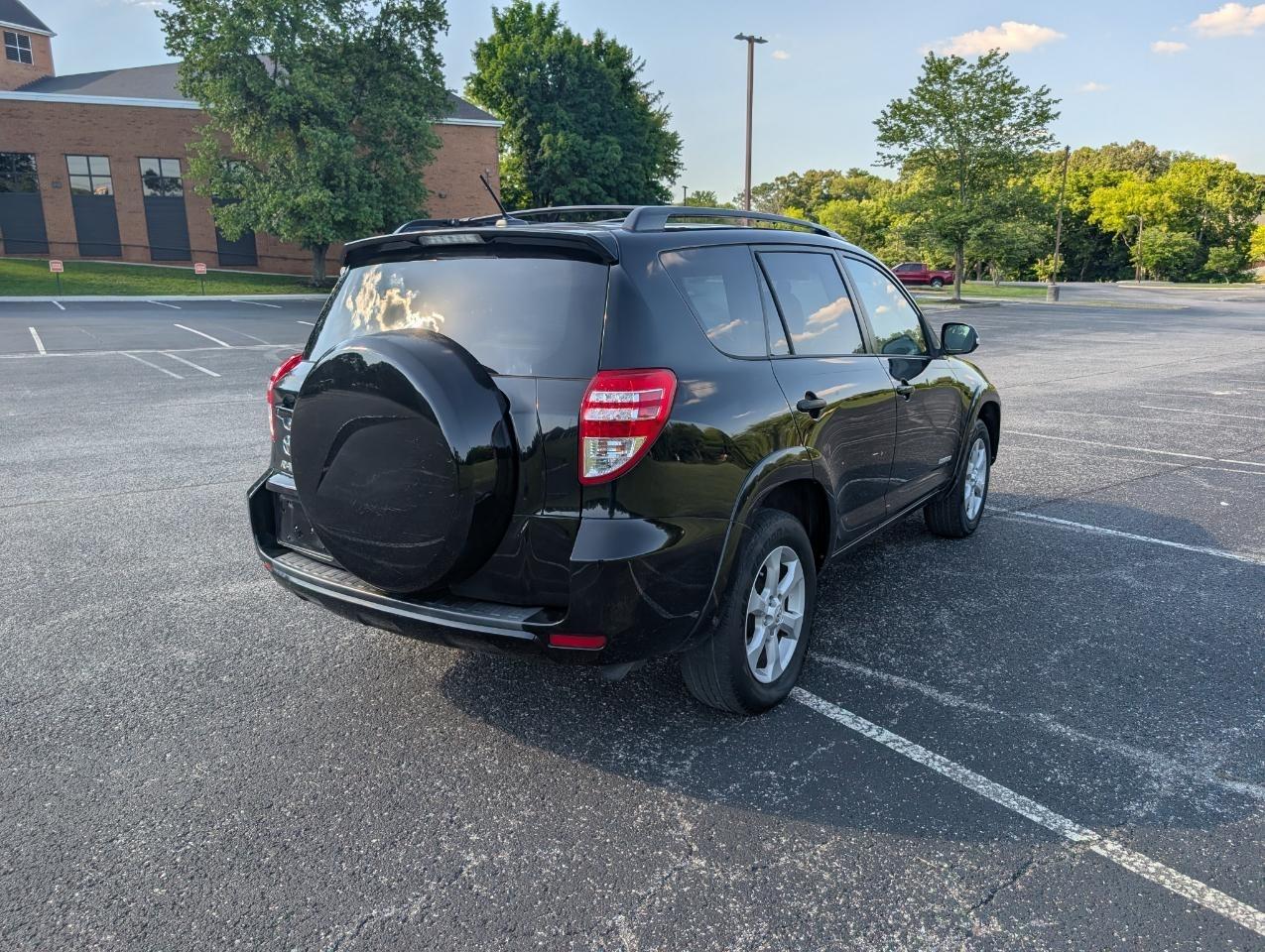 Toyota RAV4 Limited V6 2WD 2011