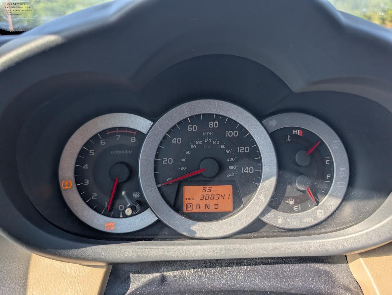 Toyota RAV4 Limited V6 2WD 2011