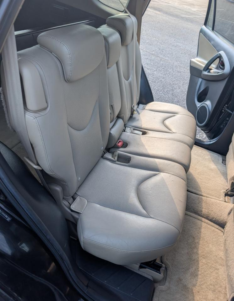 Toyota RAV4 Limited V6 2WD 2011